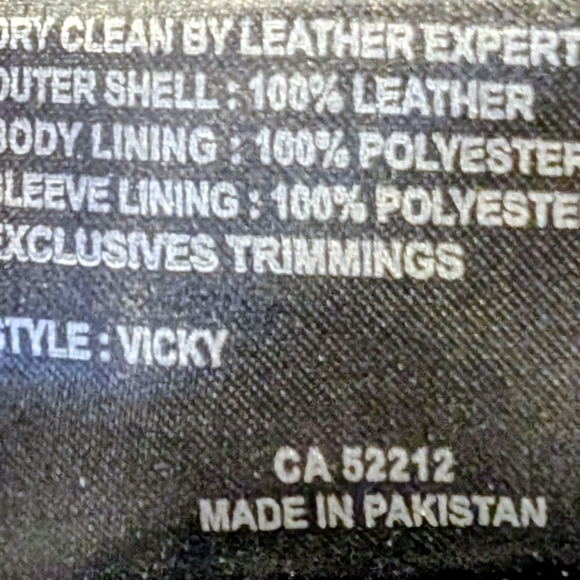 Elegant Black Quilted Leather Jacket with Hood - Picture 13 of 16